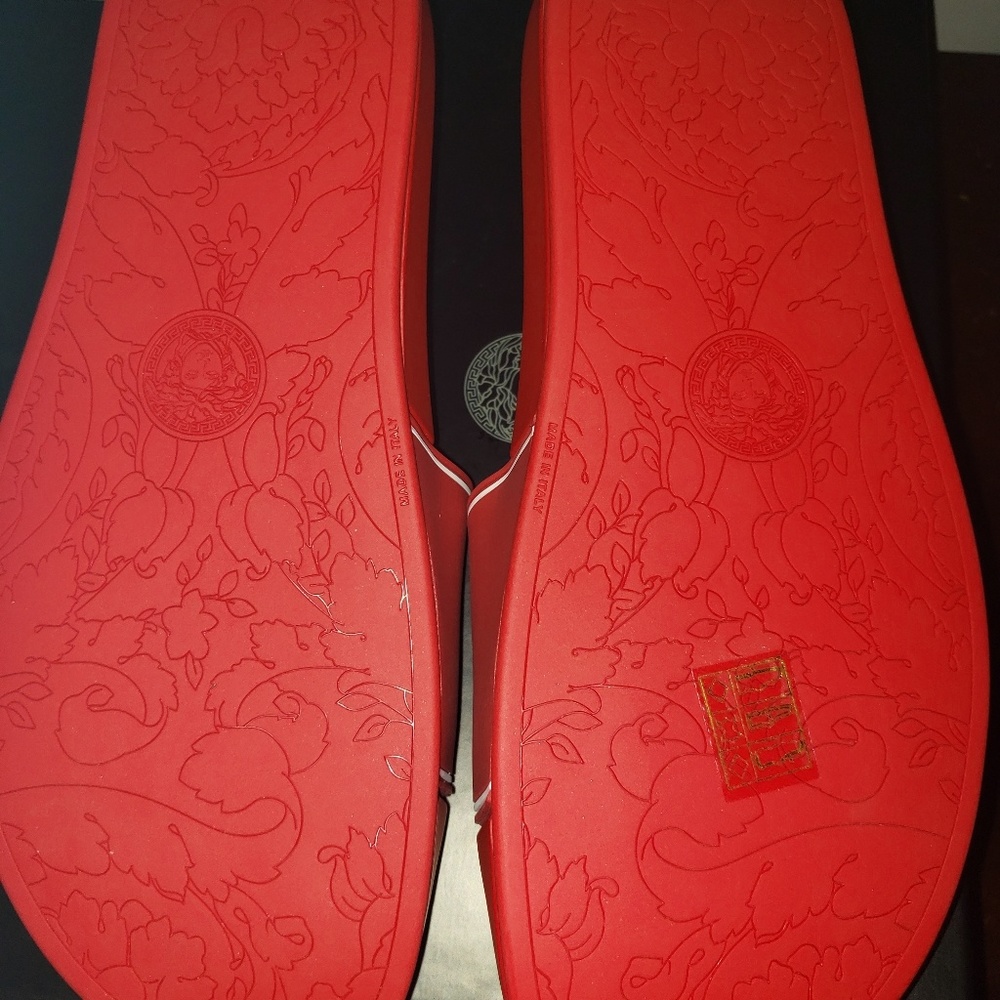 Red slides - Picture 3 of 5